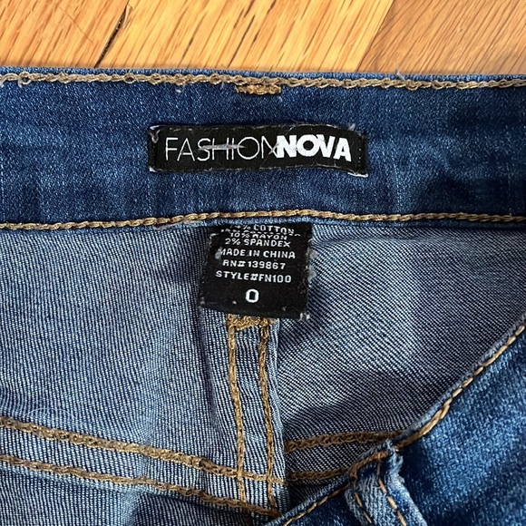 Fashion Nova High Rise Jeans - Picture 3 of 3